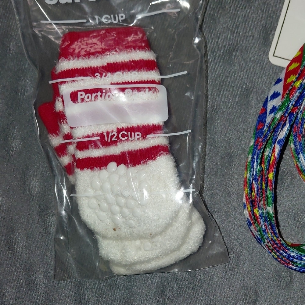 Colorful Dog Accessory Set - Picture 3 of 8